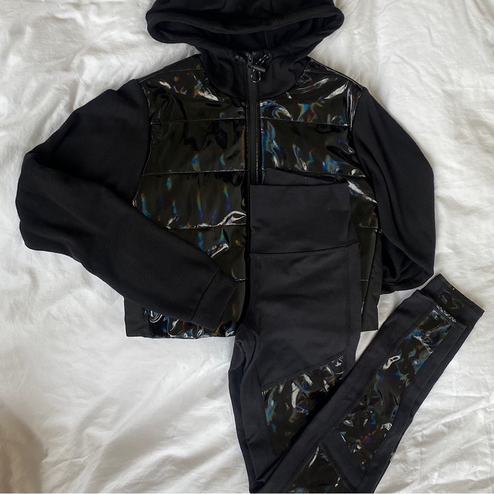 ALO YOGA GALAXY SET.
